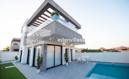 Villa a estrenar - Obra Nueva - Los Montesinos - Los Montesinos