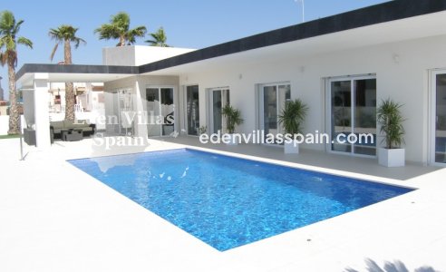 Villa an der Küste - Immobilien Zweiter Hand - La Marina - La Marina