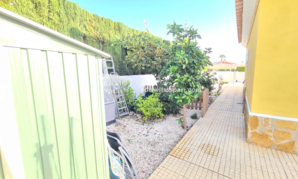 Wederverkoop - Urbanisatie vrijstaande villa - La Marina