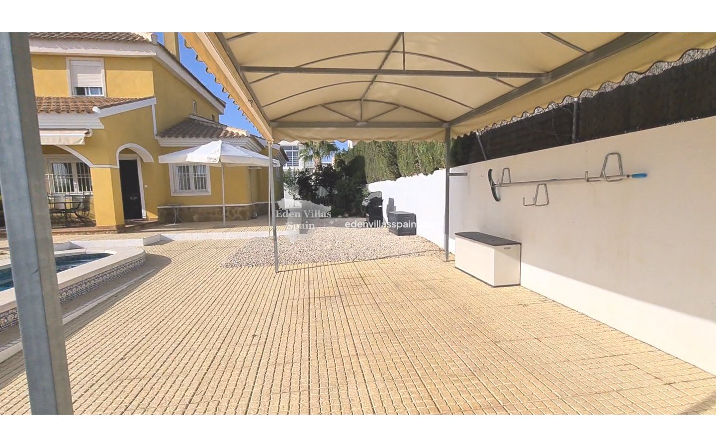 Wederverkoop - Urbanisatie vrijstaande villa - La Marina