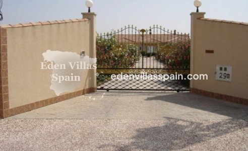 Segunda Mano - Casa de campo - Daya Nueva
