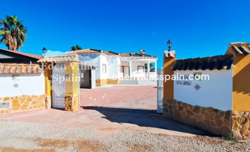 Resale - Coastal Villa - Catral