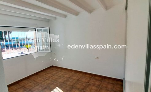 Resale - Coastal Villa - Catral