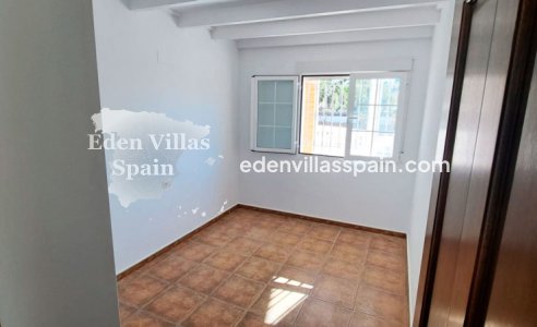 Resale - Coastal Villa - Catral