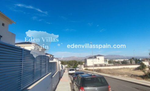 Resale - Urbanisation detached Villa - Cox