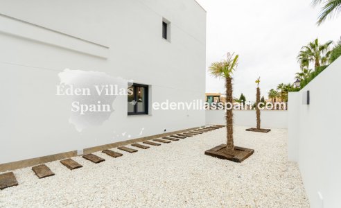 New Construction - Urbanisation detached Villa - Torrevieja