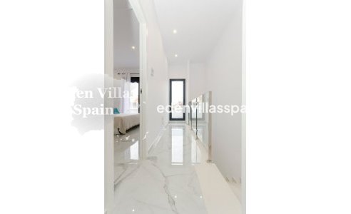 New Construction - Urbanisation detached Villa - Torrevieja