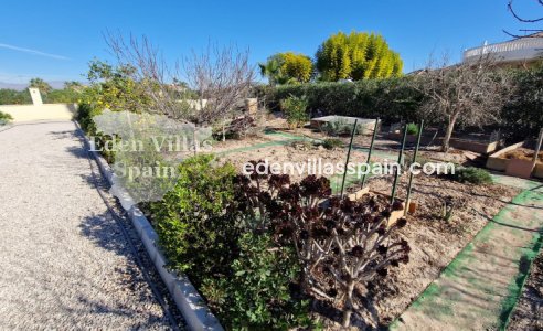 Resale - Coastal Villa - Catral