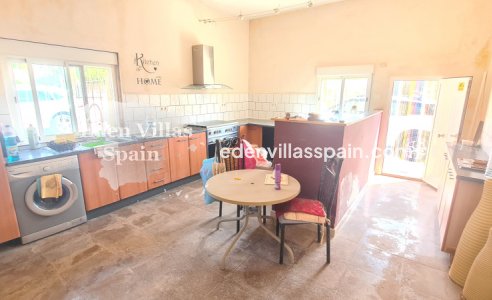 Resale - Country House - Crevillente