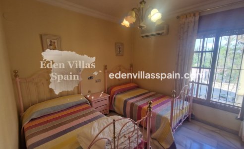 Resale - Country House - Elche