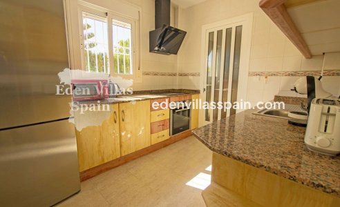 Resale - Urbanisation detached Villa - La Marina