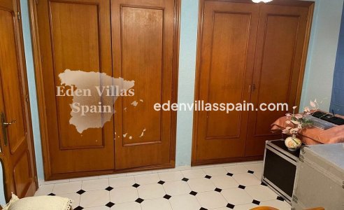 Resale - Urbanisation detached Villa - Elche