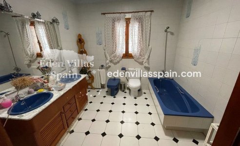 Resale - Urbanisation detached Villa - Elche