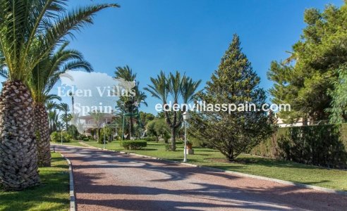 Resale - Urbanisation detached Villa - Santa Pola