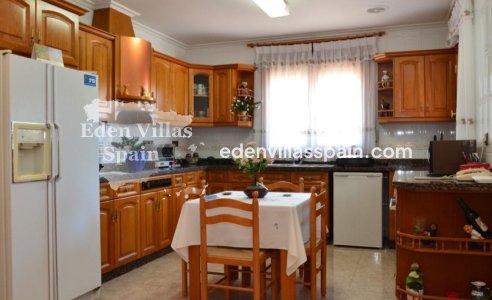 Resale - Urbanisation detached Villa - Santa Pola