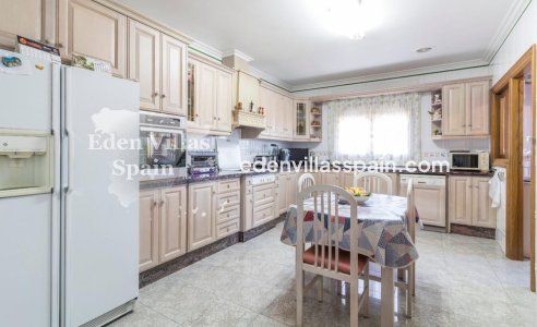 Resale - Urbanisation detached Villa - Santa Pola