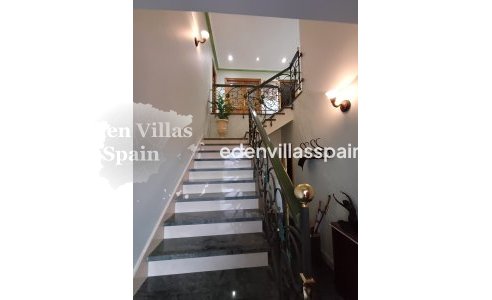 Resale - Urbanisation detached Villa - Santa Pola