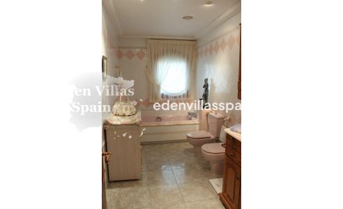 Resale - Urbanisation detached Villa - Santa Pola