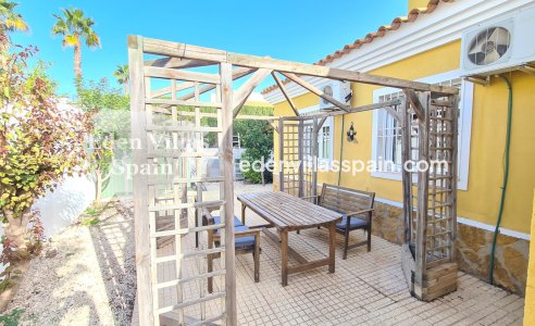 Resale - Urbanisation detached Villa - La Marina