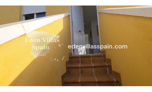 Resale - Urbanisation detached Villa - La Marina