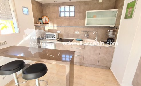 Resale - Urbanisation detached Villa - La Marina