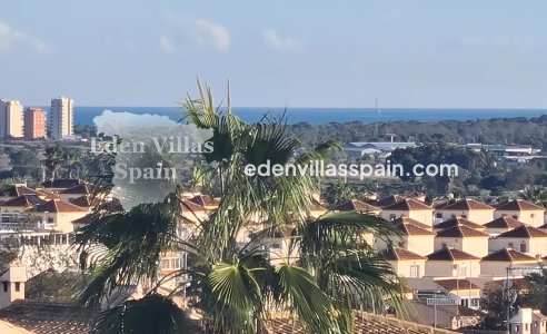 Resale - Urbanisation detached Villa - La Marina