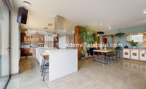 Resale - Urbanisation detached Villa - Elche