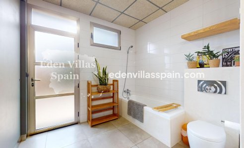 Resale - Urbanisation detached Villa - Elche