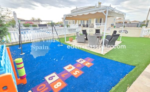 Immobilien Zweiter Hand - Villa an der Küste - La Marina