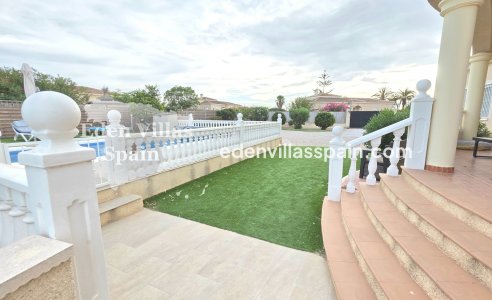 Immobilien Zweiter Hand - Villa an der Küste - La Marina