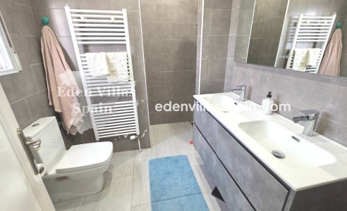 Immobilien Zweiter Hand - Villa an der Küste - La Marina