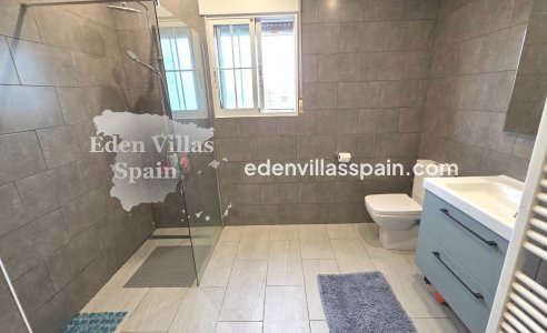 Immobilien Zweiter Hand - Villa an der Küste - La Marina