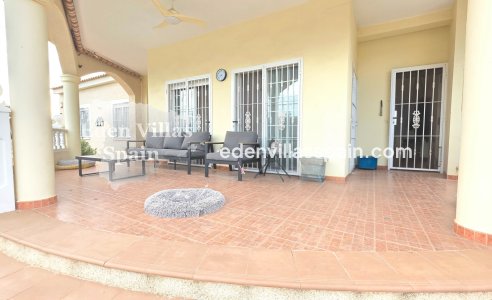 Immobilien Zweiter Hand - Villa an der Küste - La Marina