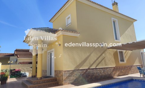 Resale - Urbanisation detached Villa - La Marina