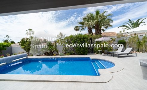 Resale - Urbanisation detached Villa - Torrevieja