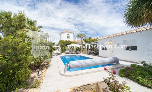 Resale - Urbanisation detached Villa - Torrevieja