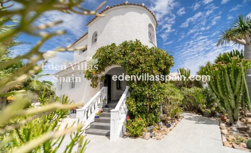 Resale - Urbanisation detached Villa - Torrevieja