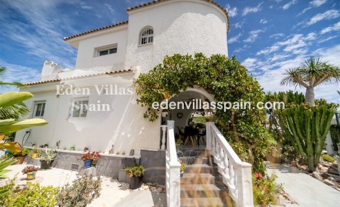 Resale - Urbanisation detached Villa - Torrevieja