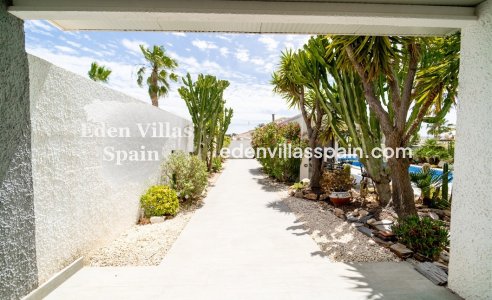 Resale - Urbanisation detached Villa - Torrevieja