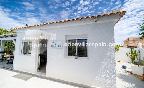 Resale - Urbanisation detached Villa - Torrevieja