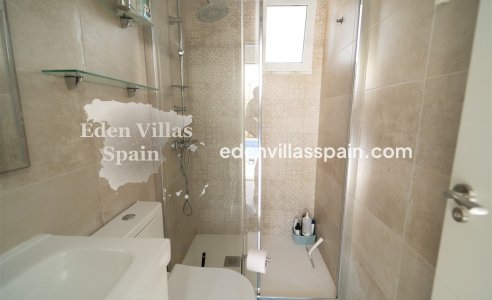 Resale - Urbanisation detached Villa - Torrevieja