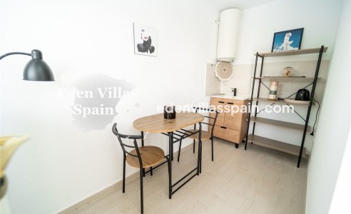 Resale - Urbanisation detached Villa - Torrevieja