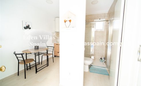 Resale - Urbanisation detached Villa - Torrevieja