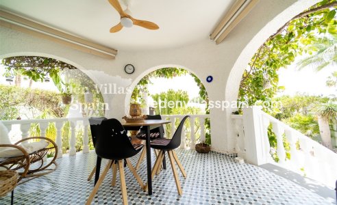 Resale - Urbanisation detached Villa - Torrevieja