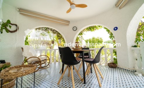 Resale - Urbanisation detached Villa - Torrevieja