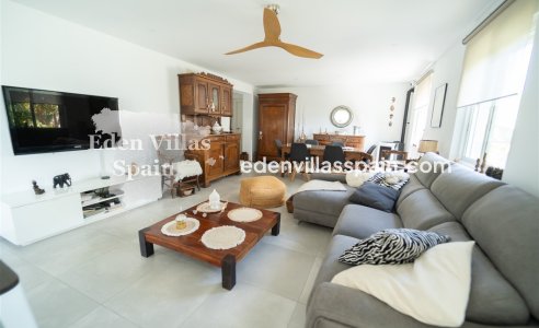 Resale - Urbanisation detached Villa - Torrevieja