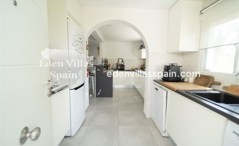 Resale - Urbanisation detached Villa - Torrevieja