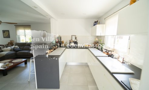 Resale - Urbanisation detached Villa - Torrevieja