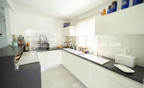 Resale - Urbanisation detached Villa - Torrevieja
