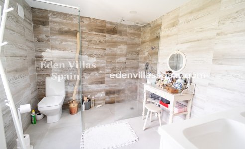 Resale - Urbanisation detached Villa - Torrevieja